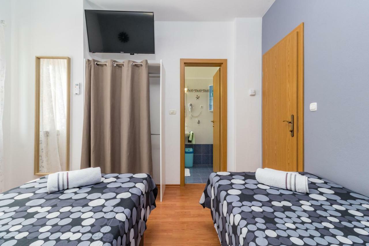 Apartment Anton, Fazana Bagian luar foto