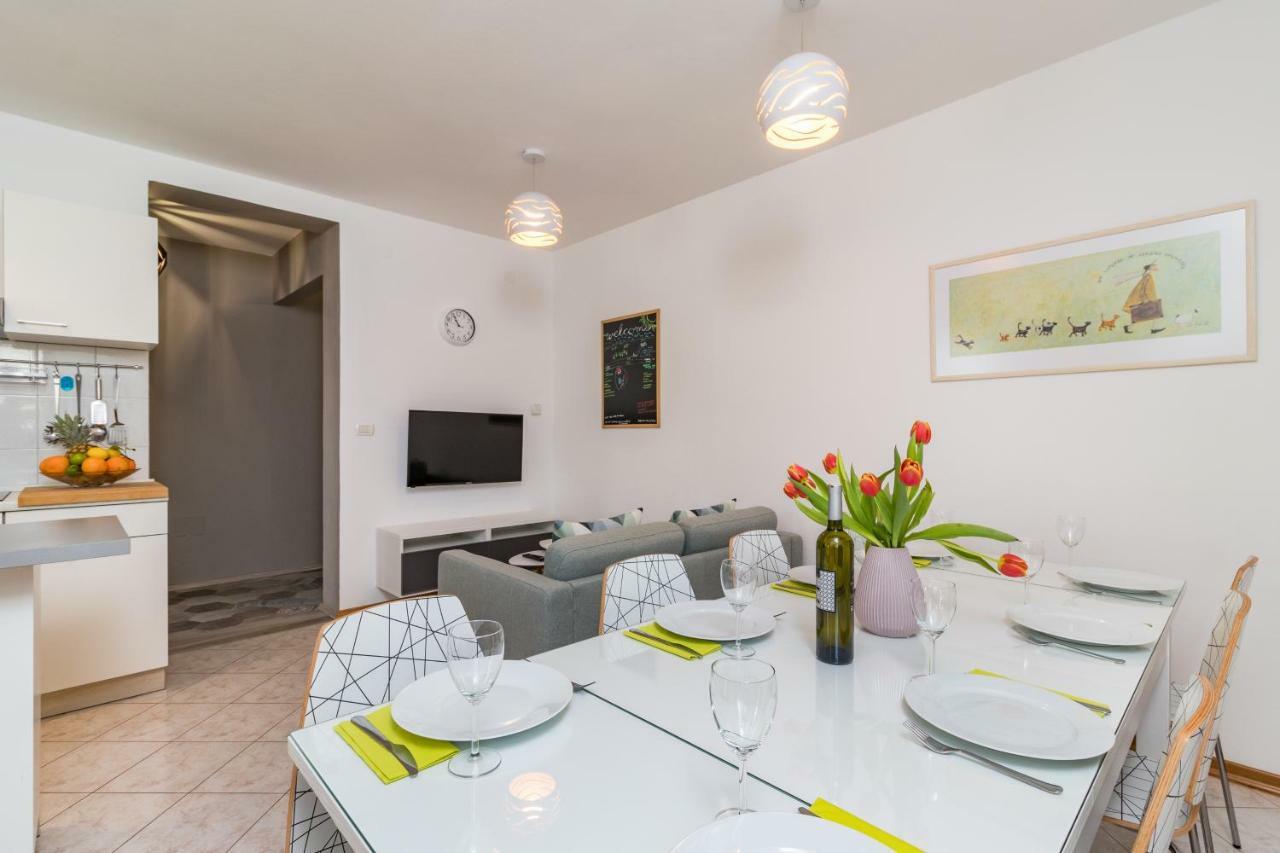 Apartment Anton, Fazana Bagian luar foto