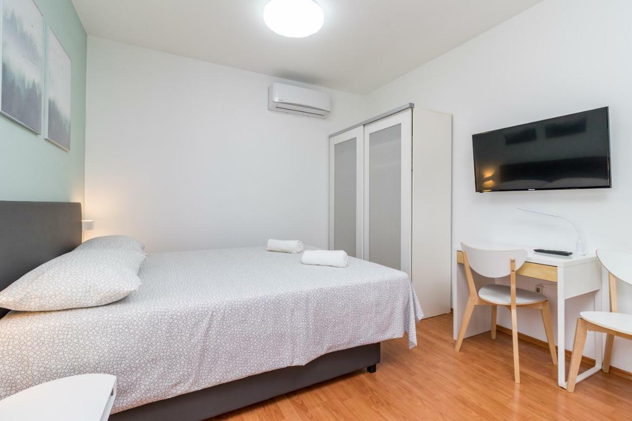 Apartment Anton, Fazana Bagian luar foto