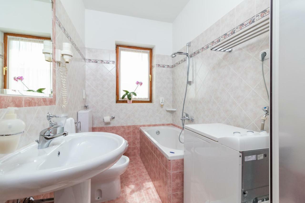 Apartment Anton, Fazana Bagian luar foto