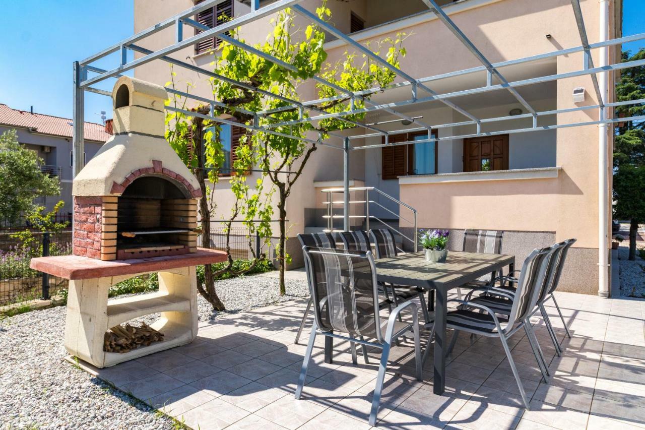 Apartment Anton, Fazana Bagian luar foto
