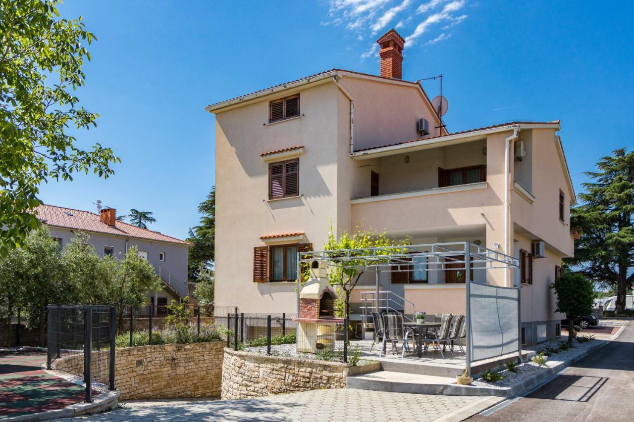 Apartment Anton, Fazana Bagian luar foto